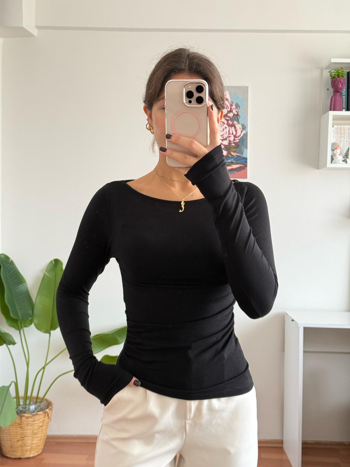 Kayık yaka yanı büzgülü bluz siyah