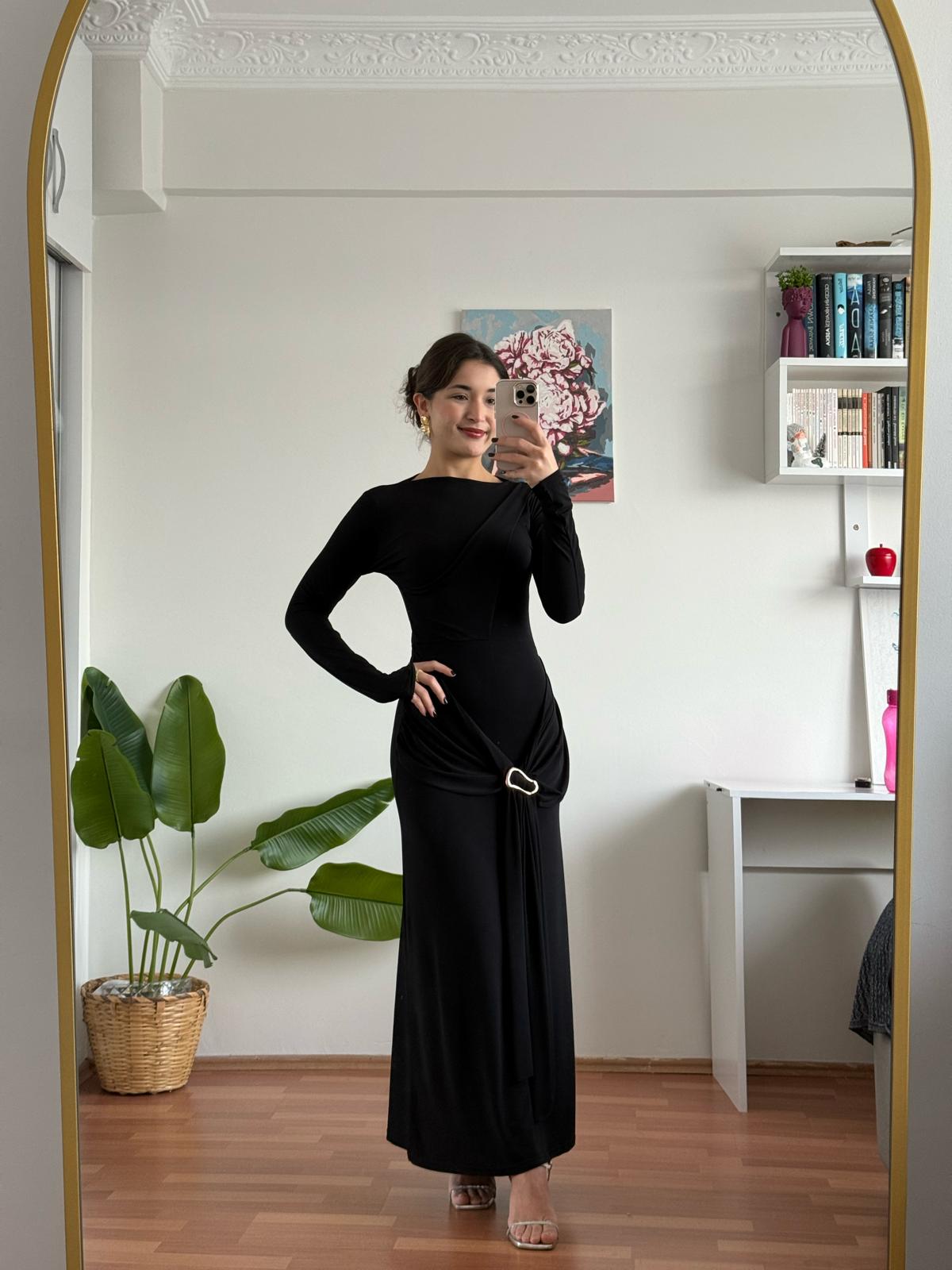 Gold tokalı elbise- siyah